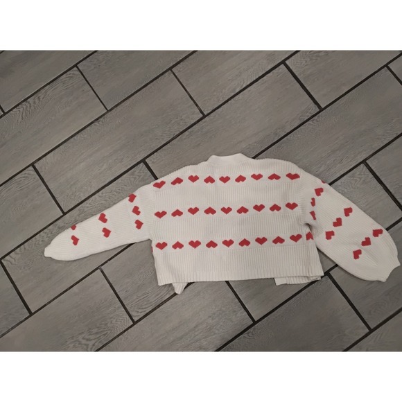 Old Navy Girls White Red Heart Knit Cropped Cardigan Sweater Size 6-7 - Picture 5 of 5